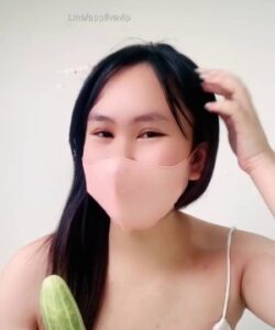 Em có 3 cái rồi, thiếu mỗi con ciu của anh nữa thôi