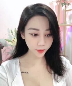 E gái show bưởi trắng