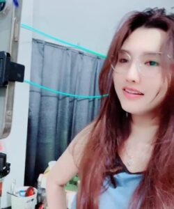 Idol Lamonly vừa nhảy vừa bóp vú cực chill