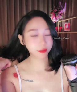 Hoa quả tươi ngon thế này mà vắng khách quá