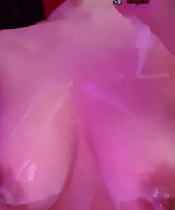 Hot teen bên hàn xẻng có 2 quả mướp siêu dài