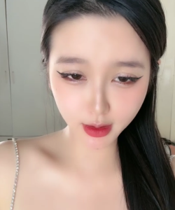 Kirasexy vừa chơi toy vừa khẩu dâm phê quên lối về