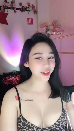 Idol Ni MMLive cô nàng Hà Nội ngực thơm mùi cốm